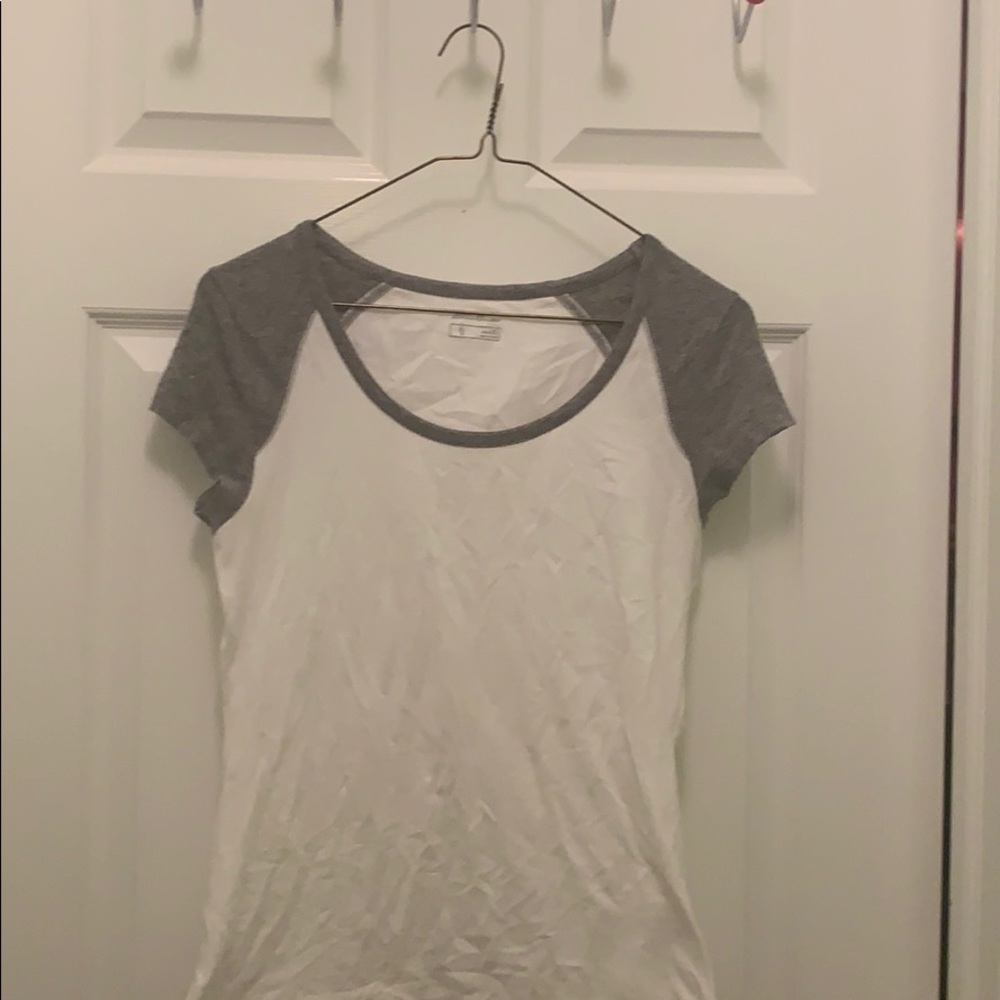 Eddie Bauer plain grey sleeved shirt